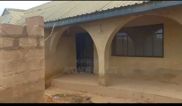 3-Bedroom Block of Flats for Sale in Apete, Ibadan - 1