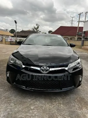 2016 Toyota Camry SE Sedan