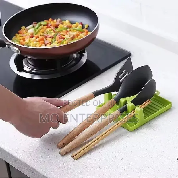 Multifunctional Spoon Rest & Pot Lid Holder - 1