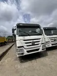 Sinotruk Howo 6x4 Concrete Mixer Truck - 1
