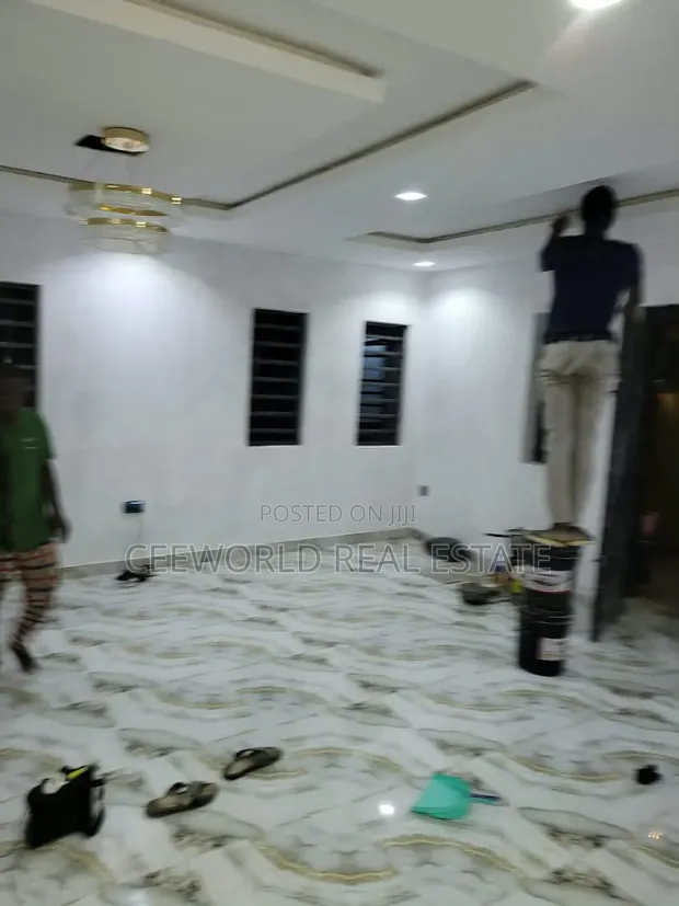 Gidan haya na 3 Bedroom a Ajeigbe, Challenge/Ibadan - 1
