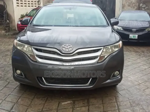 Toyota Venza V6 AWD 2010 Gray - 1