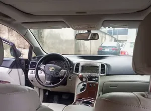 Toyota Venza V6 AWD 2010 Gray