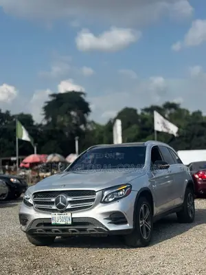 Mercedes-Benz GLC300 2016 Silver