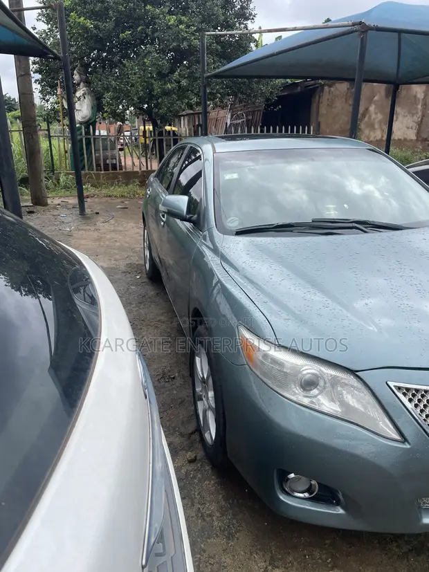 Toyota Camry 2011 - 1