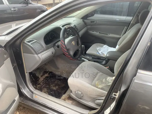 Toyota Camry 2004 Gray - 1