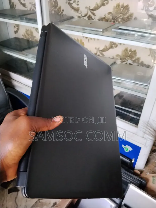 Acer Aspire E1-572 Laptop - 8GB RAM, 320GB HDD - 1