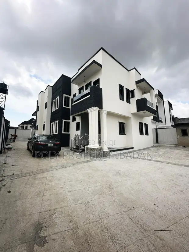 4-Bedroom Duplex don haya a Kolapo Ishola GRA, Ibadan - 1
