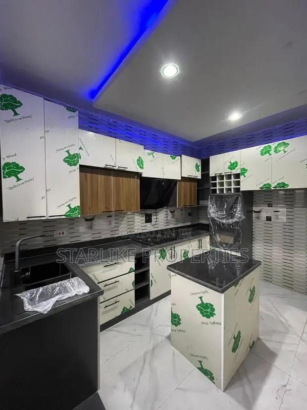 4 Bedroom Duplex with BQ, Pool & Gym in Lekki - 1