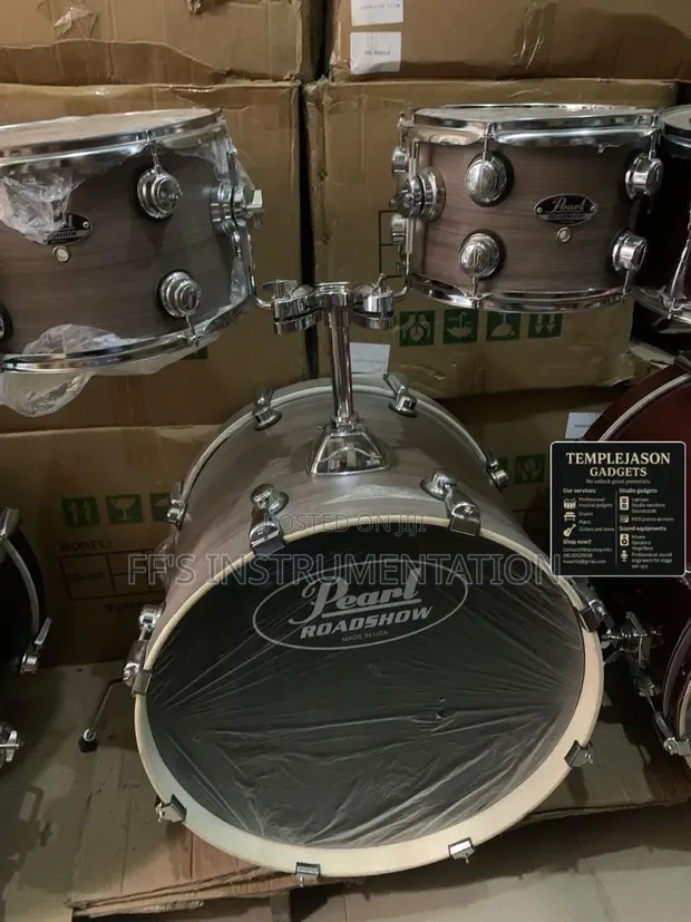Pearl Roadshow 5-Piece Drum Set - 1