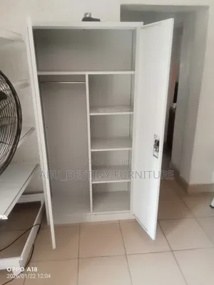 Farin Wardrobe Mai Ƙarfe