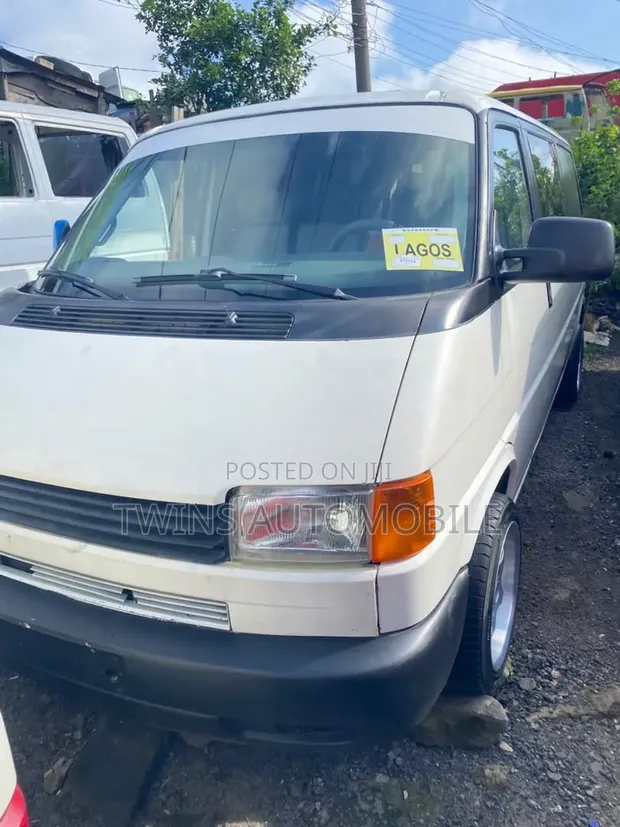 Volkswagen Transporter 2002 White - 1