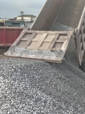 30 Ton Granite Quarry Loading