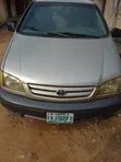 Toyota Sienna 2002 Gold - 1