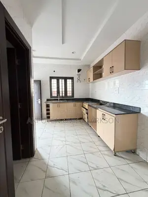 3-Bedroom Apartment mai Sabis da BQ don Sawa a Jahi, Abuja