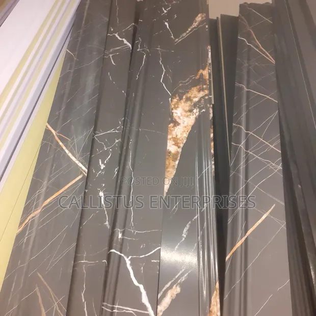Black and Gold Skirting Board - 1