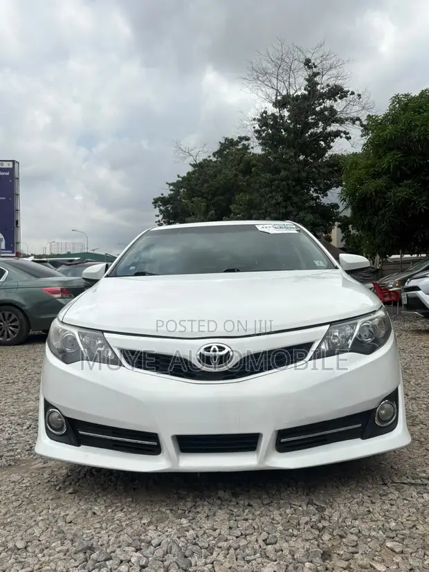 Toyota Camry SE 2.5L 2012 Fari - 1