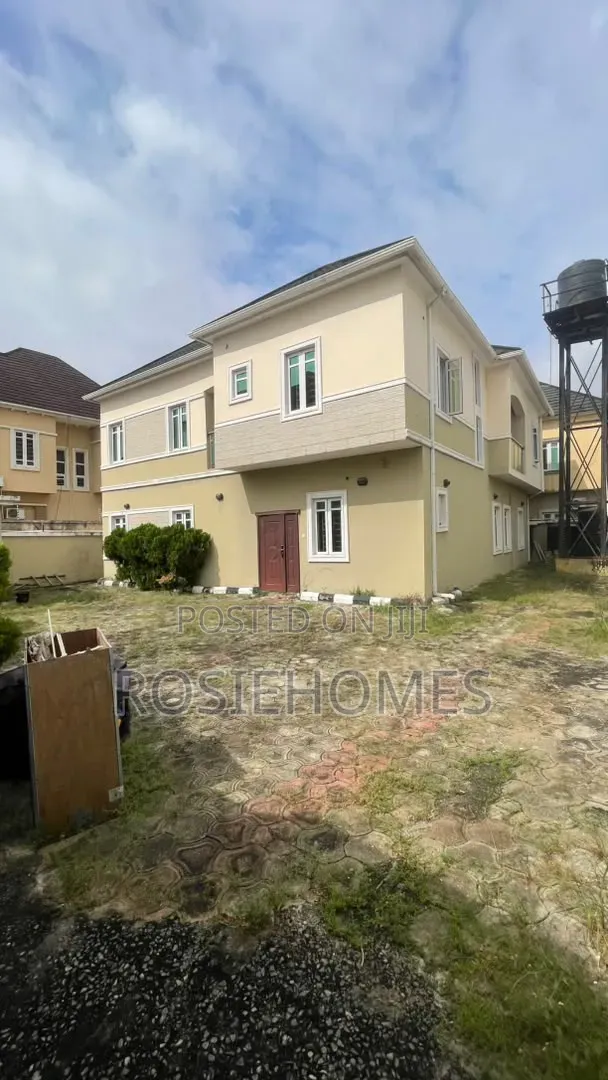 5-Bedroom Duplex with BQ in Western Estate, Lekki Phase 1 for Rent - 1