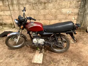 Bajaj Boxer 100 2023 Red