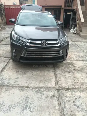 2017 Toyota Highlander LE 4x2 V6 SUV