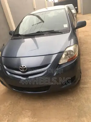 2007 Toyota Yaris 1.0 VVT-i Gray Hatchback