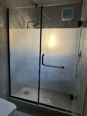 Custom Shower Glass Cubicle Installation - Modern Finish