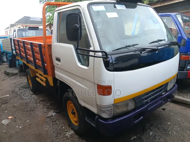 Toyota Dyna 150 Petrol 1999 White - 1