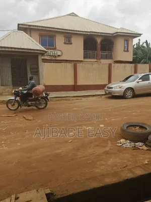 Gidaje 12 masu dakuna don siyarwa a Ayobo