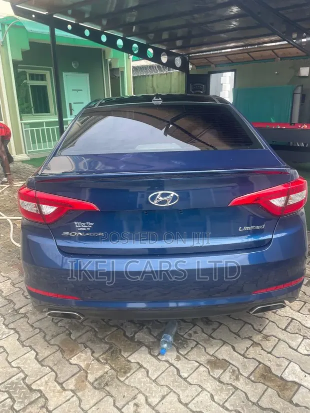 Hyundai Sonata 2017 Blue - 1