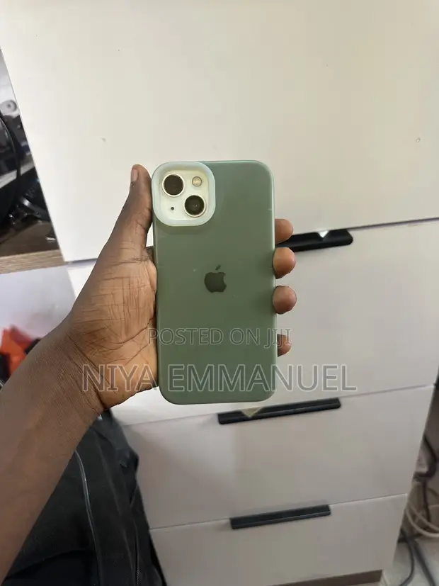 Apple iPhone 13 128GB White - 1