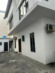 Gidan Kayan Daki 4 Bedroom Don Hayarwa a Ikate, Lagos - 2