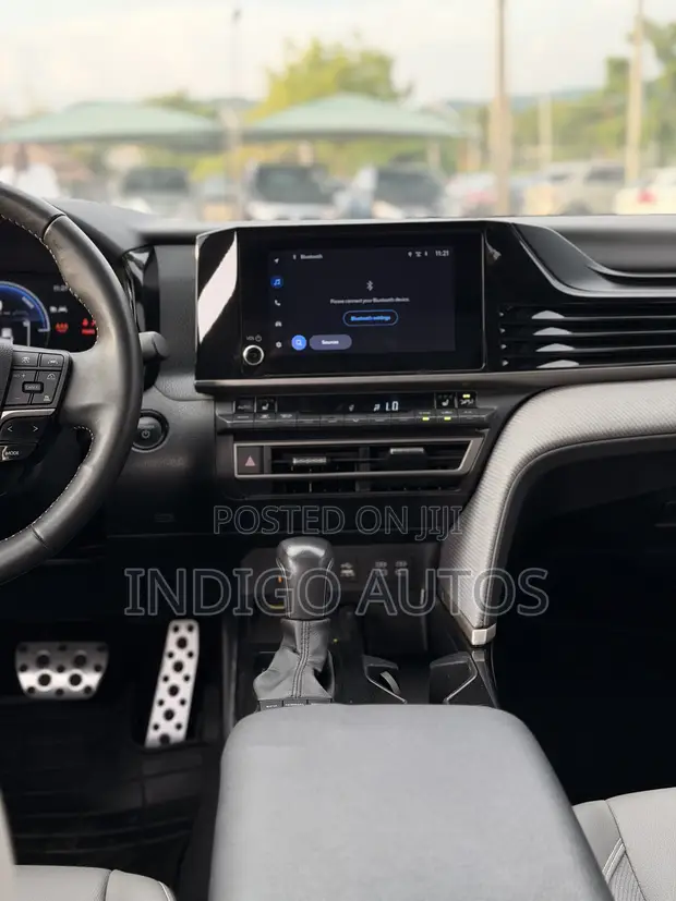 Toyota Camry SE 2025 Grey - 1