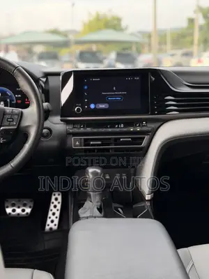Toyota Camry SE 2025 Grey