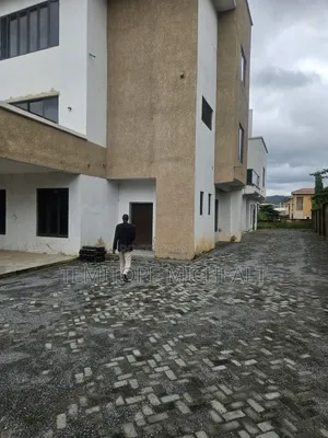 6-Bedroom Duplex don siyarwa a Mabushi District