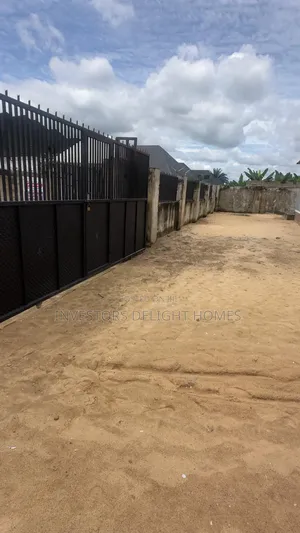 Rukunin Flats 8 na Bedroom 1 Don Siyarwa a Kwale, Jihar Delta