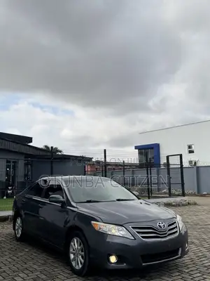 2011 Toyota Camry XLE Sedan