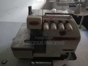 4-Thread Industrial Sewing Machine