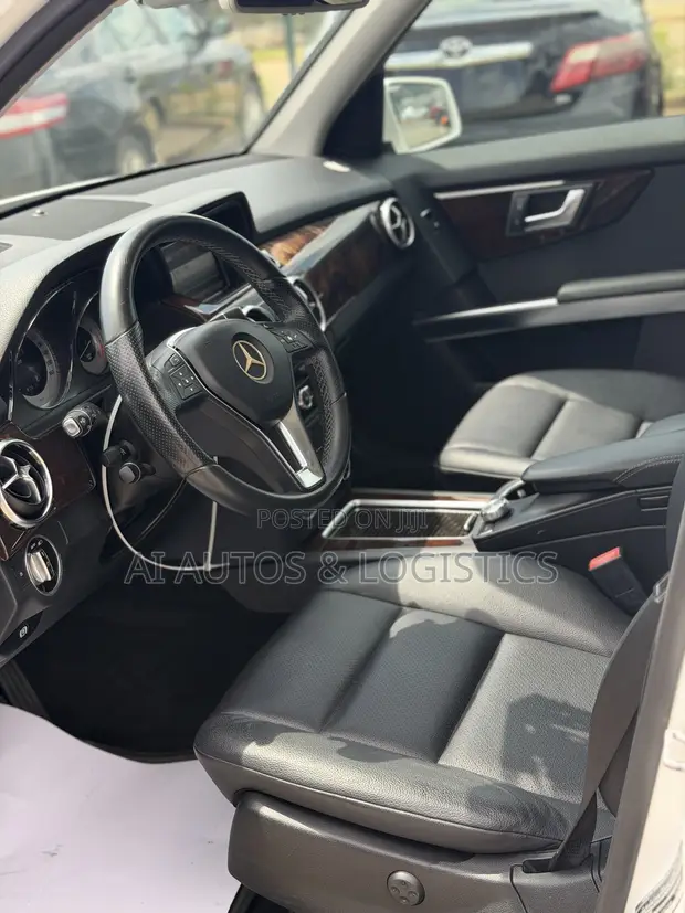 2015 Mercedes-Benz GLK 350 4MATIC SUV - 1