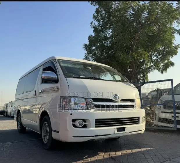 Toyota HiAce 2012 White - 1