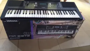 Yamaha PSR-E373 Electronic Keyboard