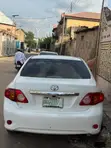 Toyota Corolla 2010 White - 2