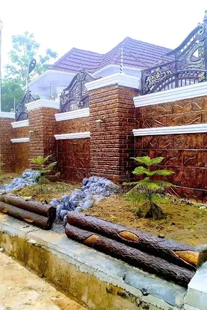 Fence Painting Design Service by Praise Global Paint