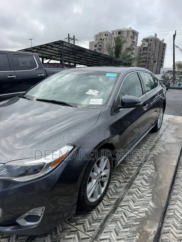 2013 Toyota Avalon XLE Sedan FWD (3.5L) - Gray - 1