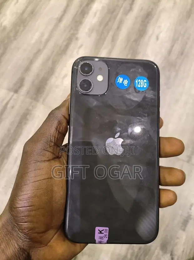 Apple iPhone 11 128GB Black (UK Used) - 1