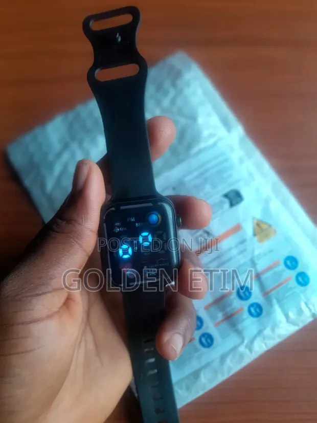 Smart Watch with Heart Rate & BP Monitor - 1