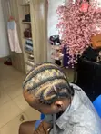 Mai Gyada Gashi Unisex a Enugu - Kwarewa kan Gashin Gashi da Salo - 1
