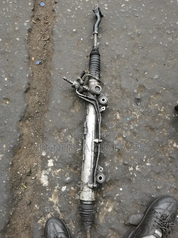 Amfani da Power Steering Rack don Toyota Land Cruiser 2010 - 1