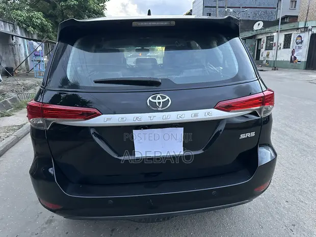 Toyota Fortuner 2.7 RWD 2023 Black - 1