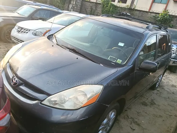 2006 Toyota Sienna LE FWD Gray - 1
