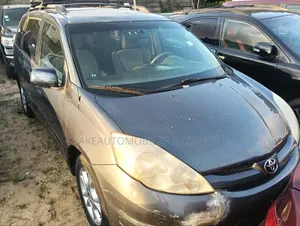2006 Toyota Sienna LE FWD Gray